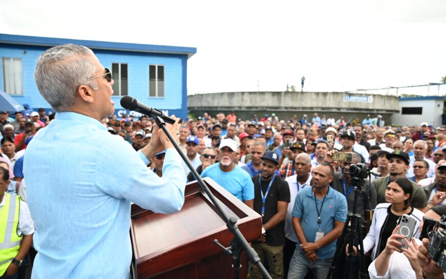 Director general de Coraasan Andrés Cueto llama a colaboradores a dar la milla extra en el servicio